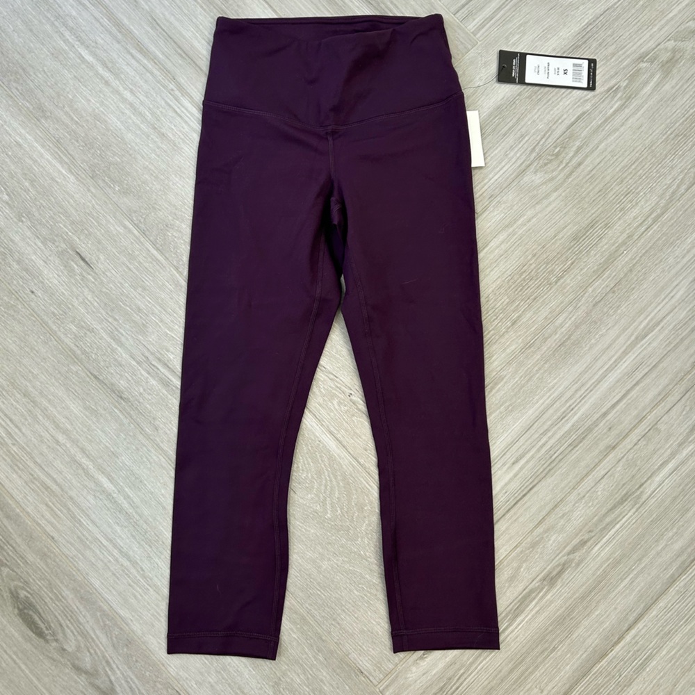 Yogalicious Plum Capri Leggings Size XS